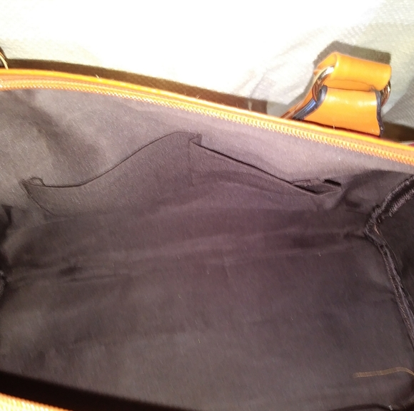 Tote - Picture 2 of 7